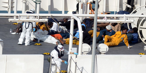  خفر السواحل الإيطالي ينقذ مهاجرين قرب السواحل الليبية