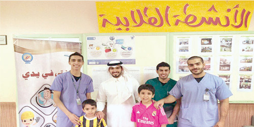 حملة توعوية لطلاب طب الأسنان بجامعة الملك سعود تستهدف المدارس الابتدائية 