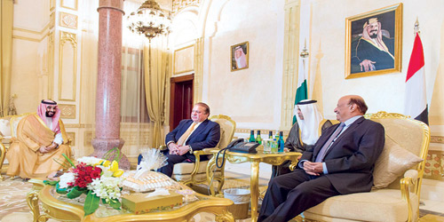  الرئيس اليمني ورئيس وزراء باكستان وسمو وزير الدفاع خلال لقائهم