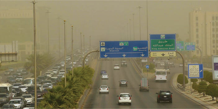  الغبار يغطي سماء الرياض