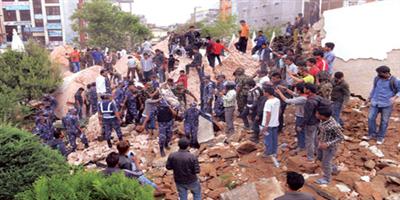 مقتل أكثر من 1341 شخص في زلزال ضرب النيبال 