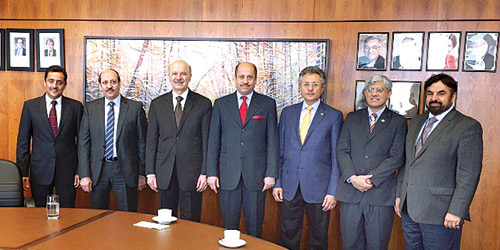 السفير السديري ووفد مجلس الأعمال السعودي الكندي يلتقون بعدد من وزراء حكومة مقاطعة أونتاريو 