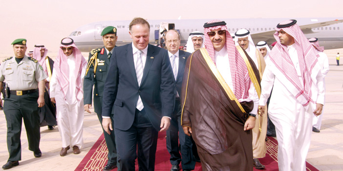 ولي ولي العهد يستقبل رئيس الوزراء النيوزيلندي لدى وصوله الرياض 