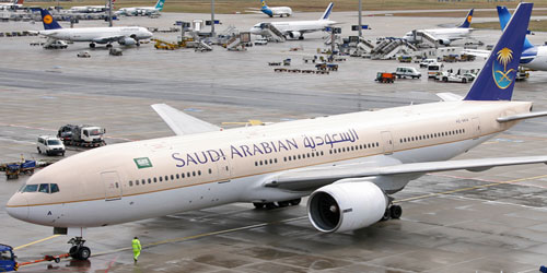 الخطوط السعودية: بطاريات رديئة في حقيبة أحد المسافرين تسببت في تأجيل رحلة جوانزو / الرياض 