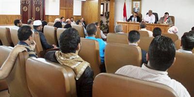 وزير النقل اليمني يلتقي بمندوبين عن العالقين بالقاهرة 