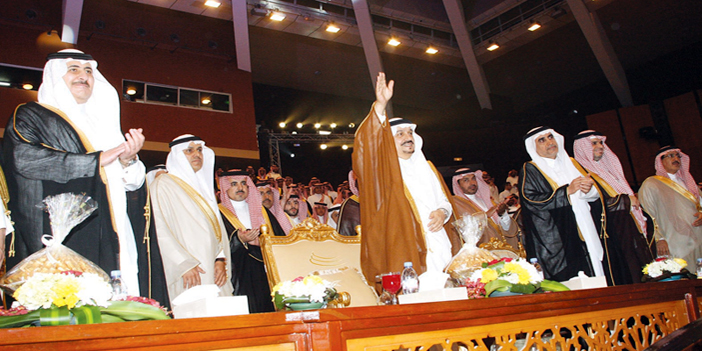 أمير منطقة الرياض يرعى حفل تكريم الطلاب المتوقع تخرجهم من المرحلة الثانوية بمدارس الرياض 