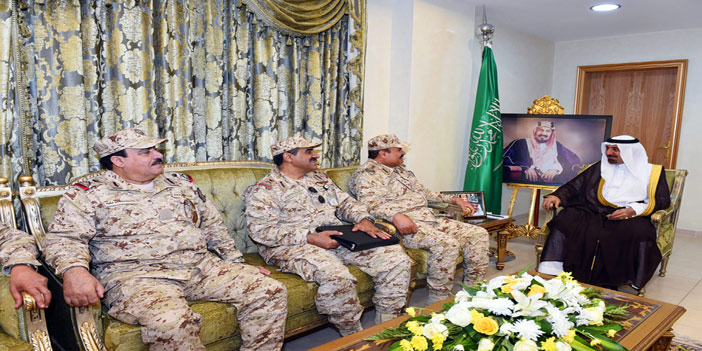  الأمير جلوي ملتقياً رئيس الجهاز العسكري بالحرس الوطني