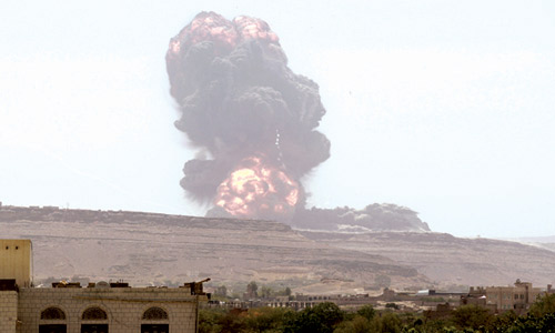غارات مكثفة لطائرات التحالف على الحوثيين في صنعاء 