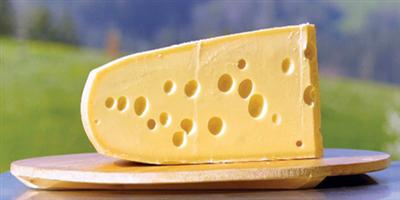 لماذا اختفت الثقوب التقليدية في الجبن السويسري؟ 