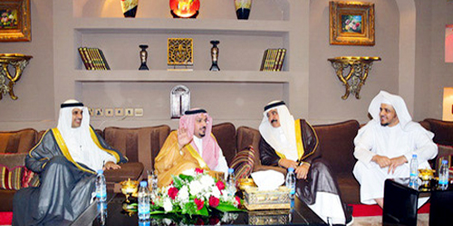  الأمير فيصل بن مشعل في زيارته للشيخ المصلح