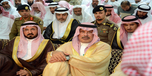  أمير الباحة ووكيل الإمارة ينصتان لمحاضرة الشيخ بن حميد