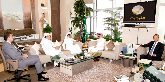 الأمير الوليد يستقبل الشيخ نواف آل ثاني رئيس مجلس إدارة كتارا للفنادق القطرية 