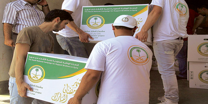 الحملة الوطنية السعودية توزع وجبات الإفطار على 5500 نازح شمال سوريا 