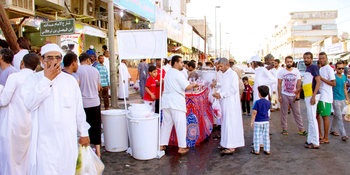 رمضان يُنشّط سوق «الخالدية» بمنطقة تبوك بعد توقفه 330 يومًا 