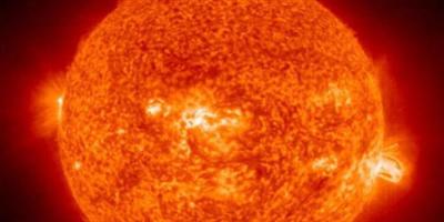 فلكية جدة: انفجار البقعة الشمسية لا يؤثر على سكان الأرض 