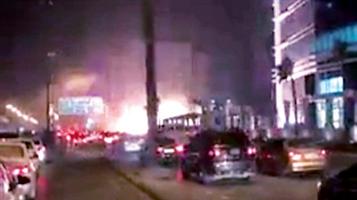 حريق يتسبب بإيقاف مقاول عن العمل بطريق الملك فهد في الرياض.. ولا أضرار 