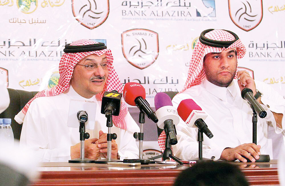  الأمير خالد بن سعد خلال المؤتمر الصحفي