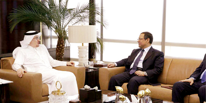  جانب من لقاء الوزير مع السفير المصري