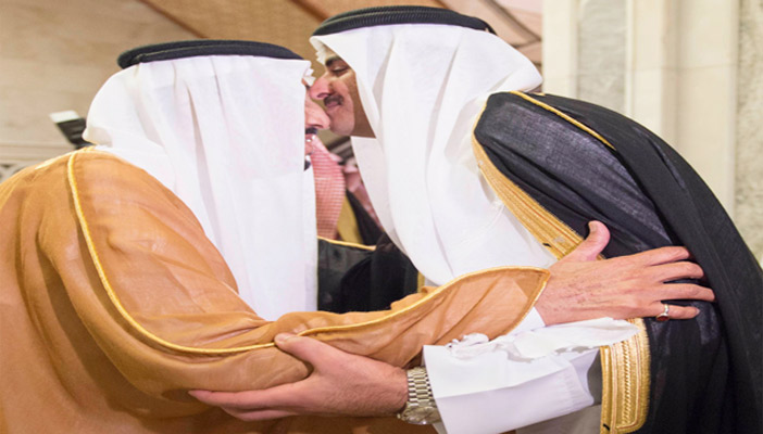  خادم الحرمين لدى استقباله أمير قطر