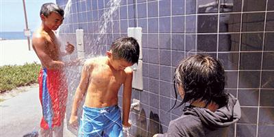 كاليفورنيا تمنع الاستحمام للحفاظ على المياه 
