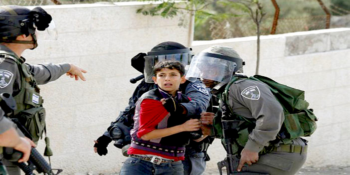  الاحتلال يعتقل طفلاً فلسطينياً
