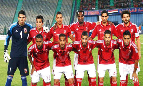الأهلي يتطلع للفوز على سموحة ويتمسك بالأمل الضعيف في الدوري المصري 