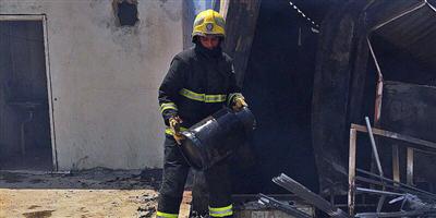 مدني الرياض يخمد حريقا في «بركسات» بحي السليمانية 