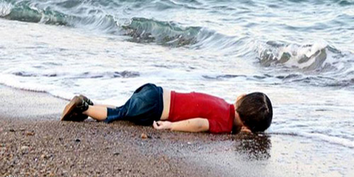  الطفل السوري الذي غرق أثناء هجرته مع عائلته إلى أوروبا