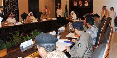 أمير منطقة مكة المكرمة يرأس الاجتماع الشهري للقيادات الأمنية 