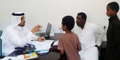  متابعة إجراءات قبول الطلاب اليمنيين بمدارس منطقة عسير