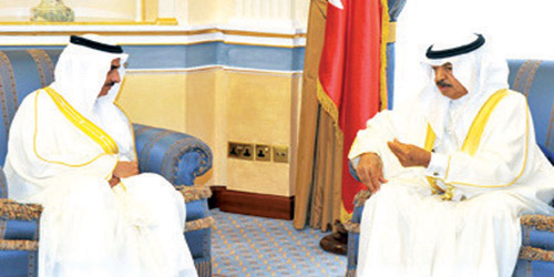 خلال استقبال سموه لسفير خادم الحرمين الشريفين لدى مملكة البحرين 