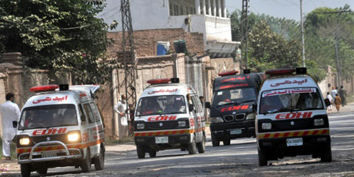 17 قتيلاً على الأقل في هجوم لطالبان على قاعدة جوية قرب بيشاور 