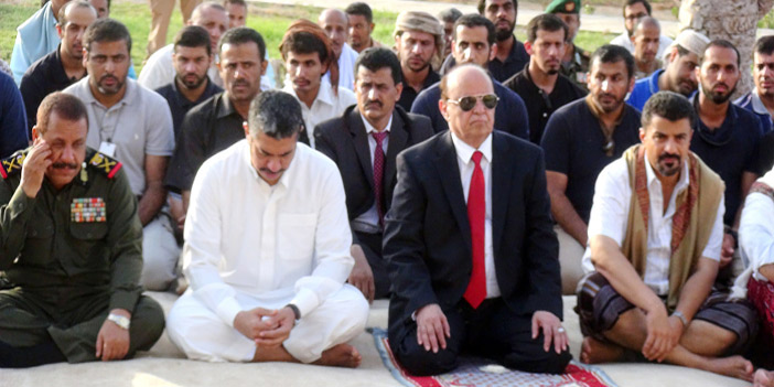  الرئيس اليمني يصلي الأضحى في عدن