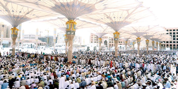 أكثر من مليون مُصَلٍّ يؤدون صلاة أول جمعة في المسجد النبوي بعد الحج 