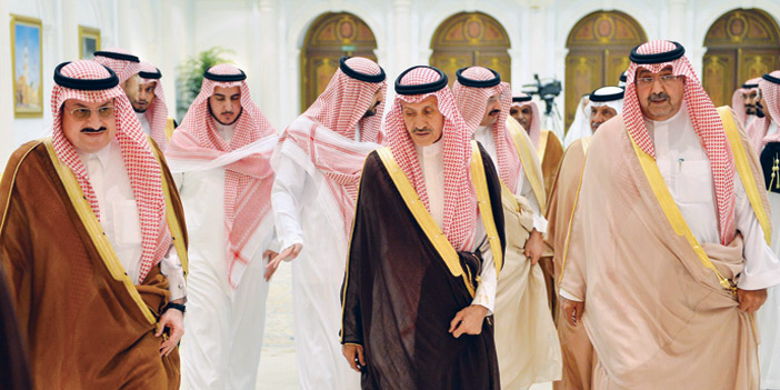  الأمير محمد بن نواف خلال استقباله الأميرين سعود بن سعد وفيصل بن عبد الله