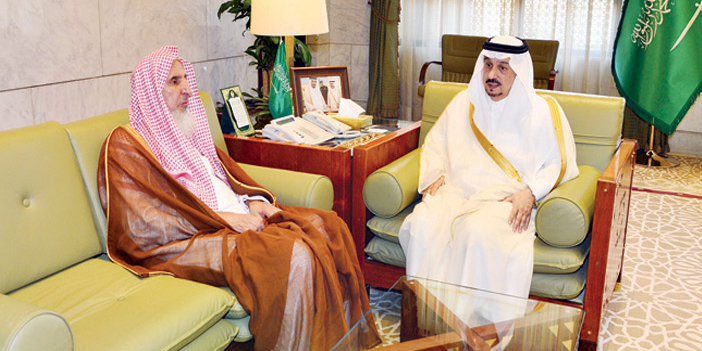 الأمير فيصل بن بندر يستقبل سماحة المفتي 