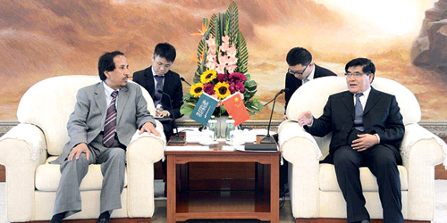  الأمير سعود بن ثنيان التقى القيادات الاقتصادية الصينية