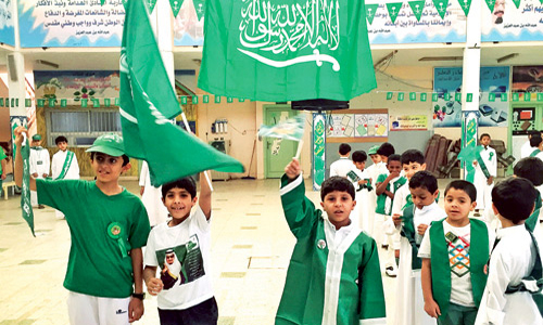  مدرسة أحمد بن حنبل تزيّنت بالأخضر