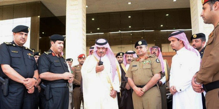  أمير الباحة يدشن الهوية الأمنية للدوريات الأمنية