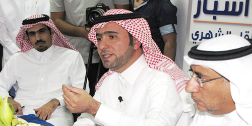  الحقيل متحدثا خلال اللقاء الشهري لمنتدى أسبار في الرياض
