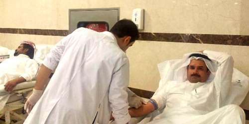 بنوك الدم في نجران تستقبل 460 متبرعاً بعد التفجير 