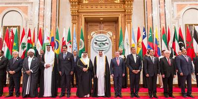 خادم الحرمين يدعو إلى تأسيس مجالس لرجال الأعمال بين الدول العربية ودول أمريكا الجنوبية والنظر في توقيع اتفاقيات للتجارة الحرة 