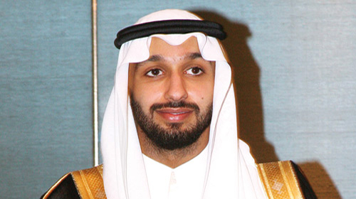 فيما شرَّف الحفل الأمير مقرن بن عبدالعزيز 