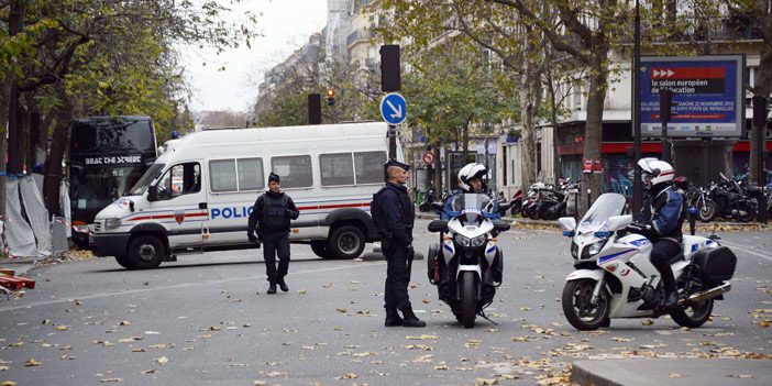  الشرطة الفرنسية تعزز الحراسات الأمنية على قاعة باتكلان