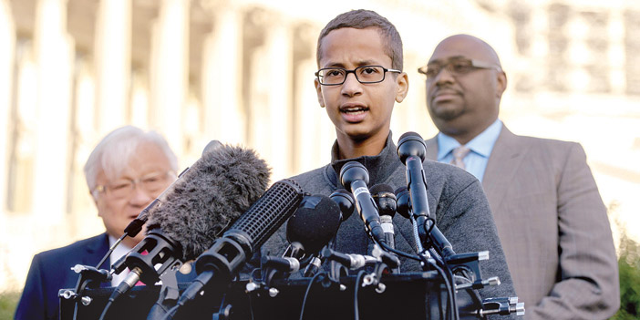 أحمد محمد (14 عاماً) يطلب تعويضاً 15 مليون دولار