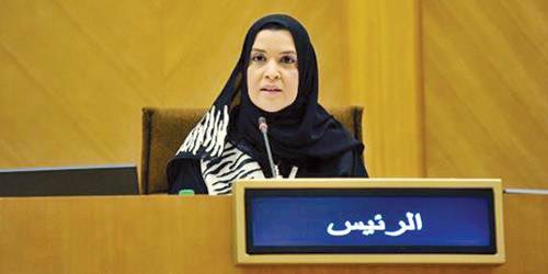  رئيسة المجلس الوطني الاتحادي الإماراتي مترئسة إحدى الجلسات