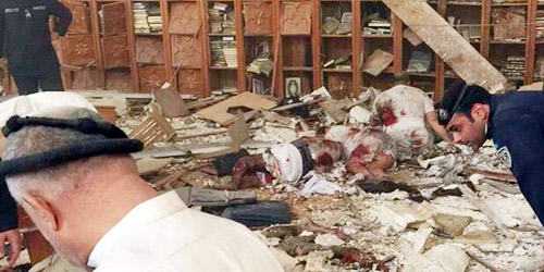  جانب من آثار التفجير الإرهابي لمسجد الإمام الصادق بالكويت