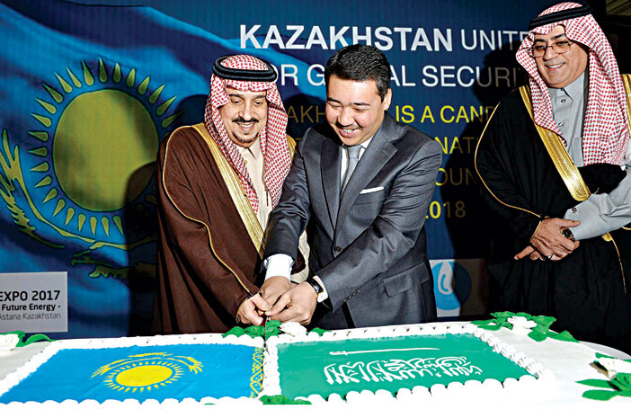 فيصل بن بندر حضر حفل سفارة كازاخستان 