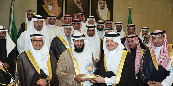  الأمير سعود بن نايف مع منسوبي هيئة المهندسين