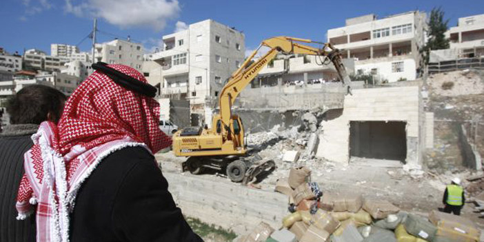 الاحتلال يقتل الفلسطينيين بمجرد الشبهة ويهدم 16 منزلاً كإجراءات عقابية